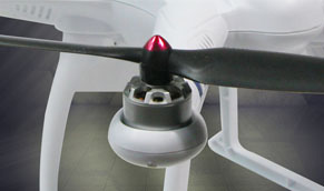 High quality balanced, Self-tightening propellers on motors