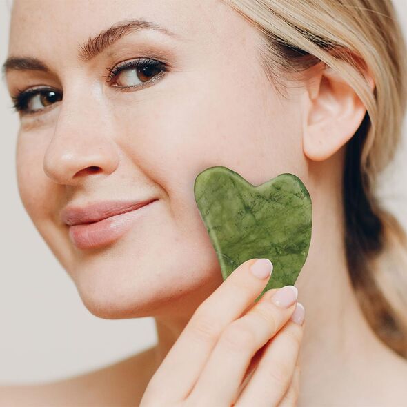 Jade Roller & Gua Sha Facial Massage Tool - HEALTH & BEAUTY